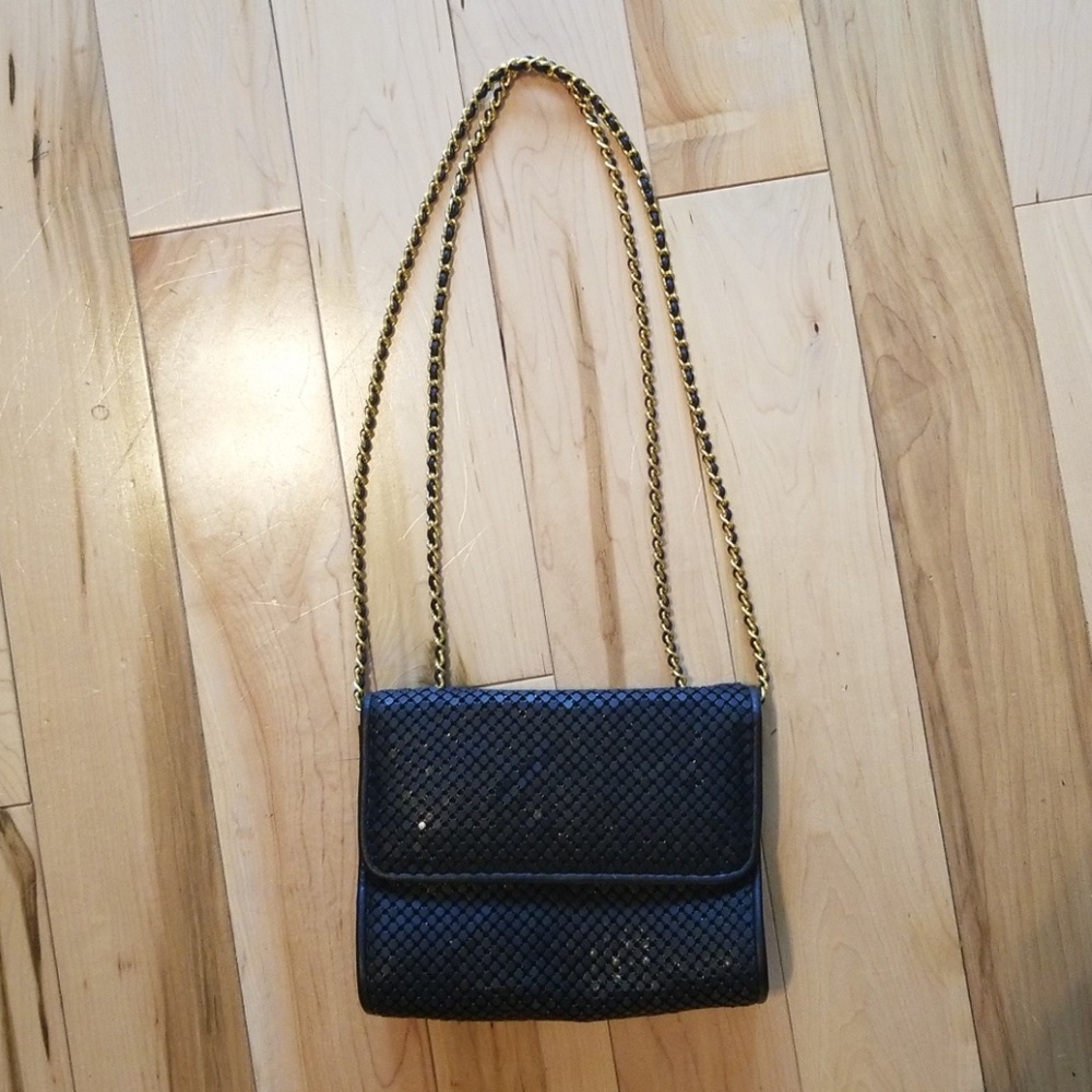 👜Black Whiting and Davis purse with gold straps - Picture 3 of 7